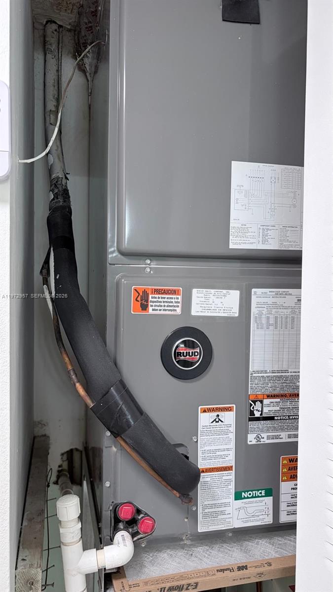 PRESIDENTIAL CORNERS COND - Residential