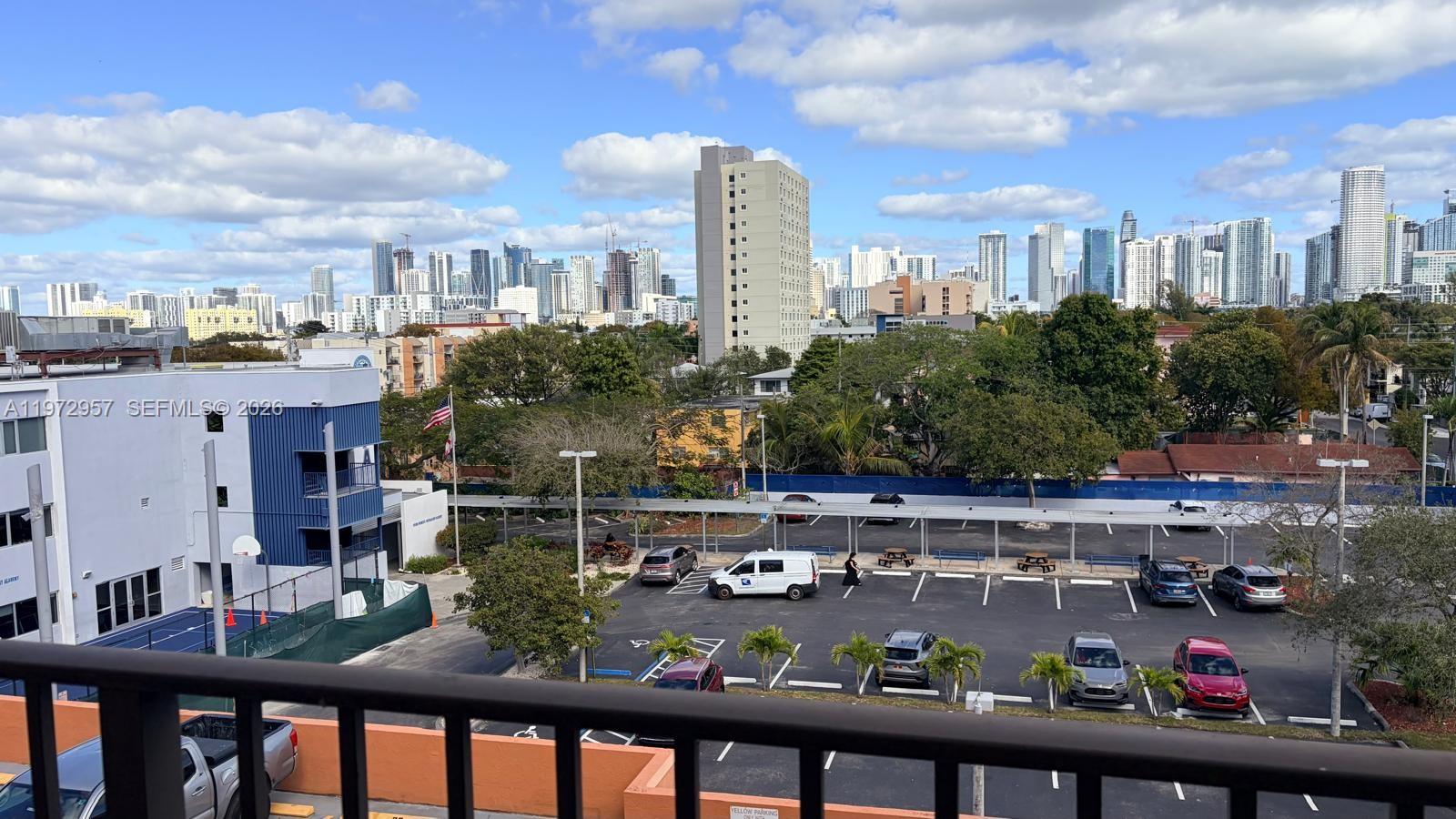 PRESIDENTIAL CORNERS COND - Residential