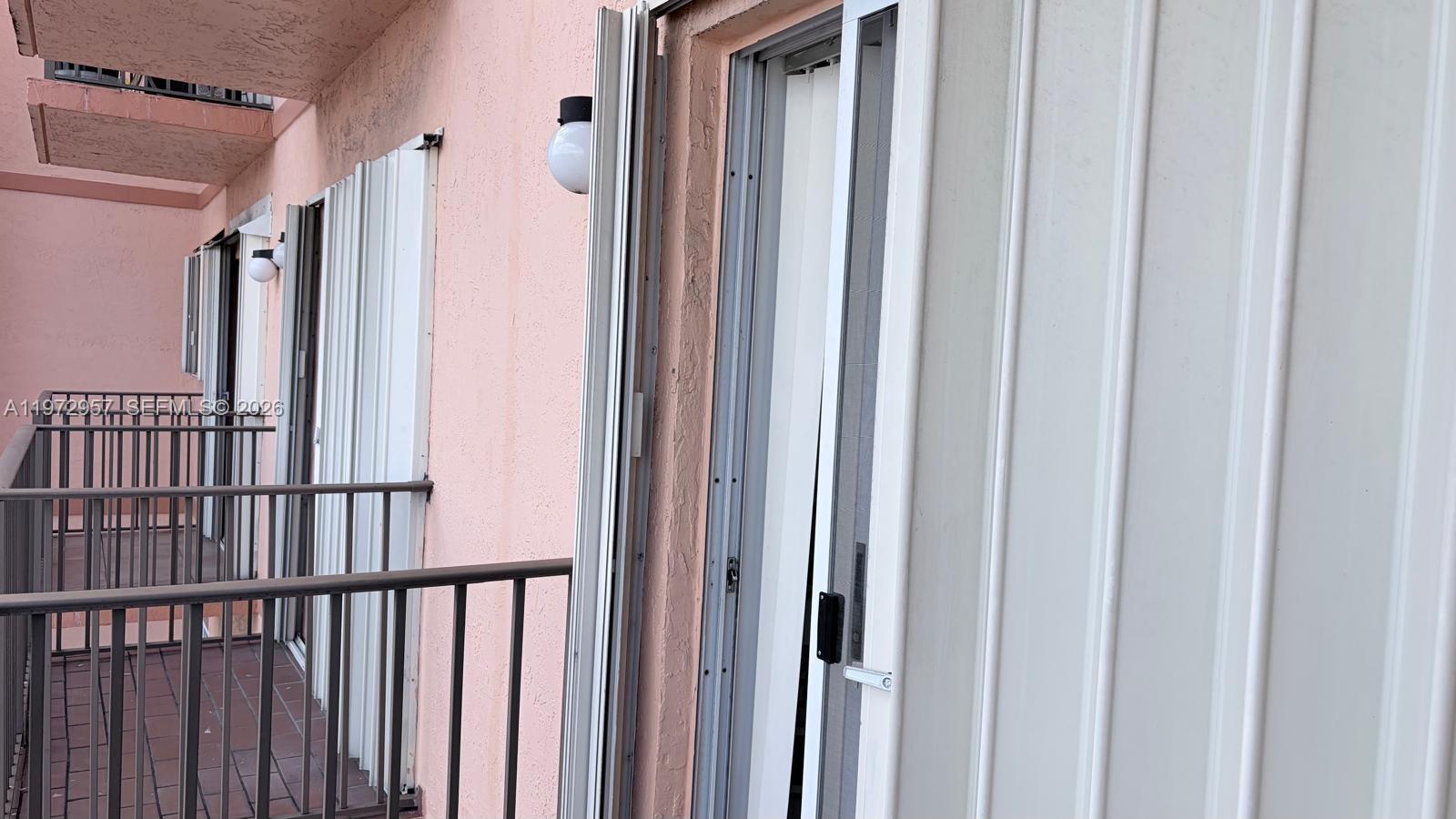 PRESIDENTIAL CORNERS COND - Residential