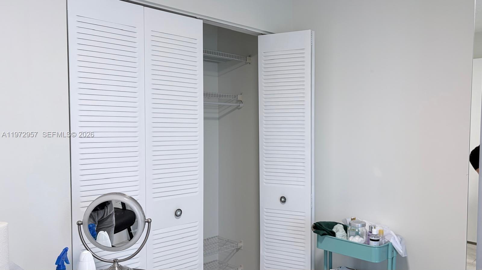 PRESIDENTIAL CORNERS COND - Residential