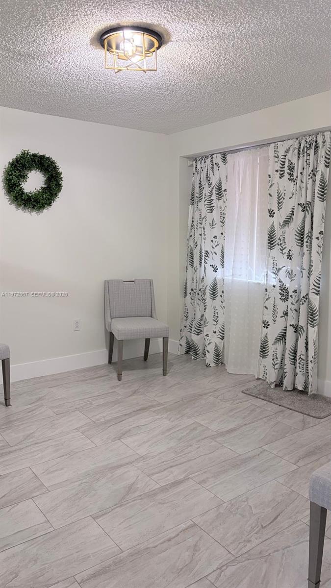 PRESIDENTIAL CORNERS COND - Residential