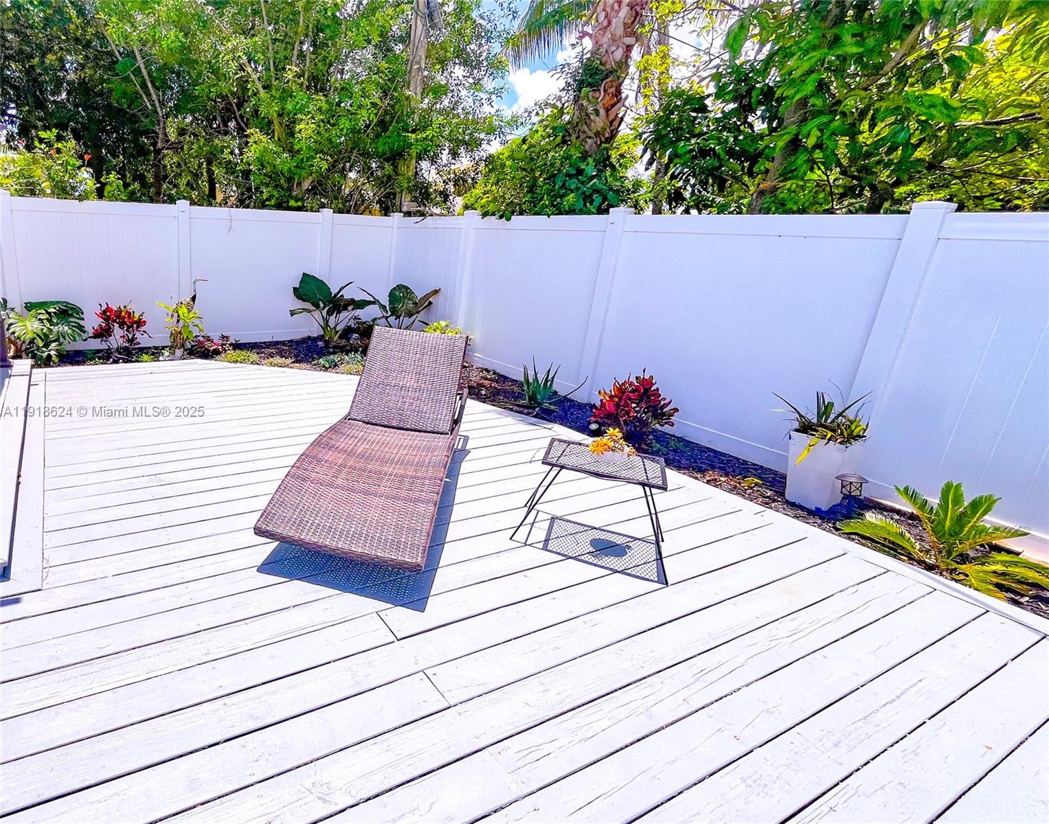 LAUDERDALE LAKES WEST GAT - Residential Lease