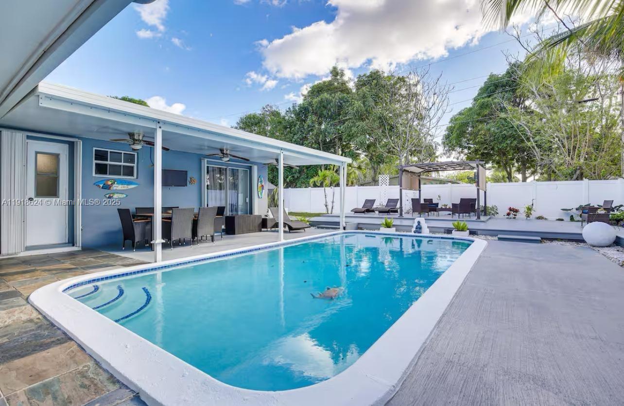 LAUDERDALE LAKES WEST GAT - Residential Lease