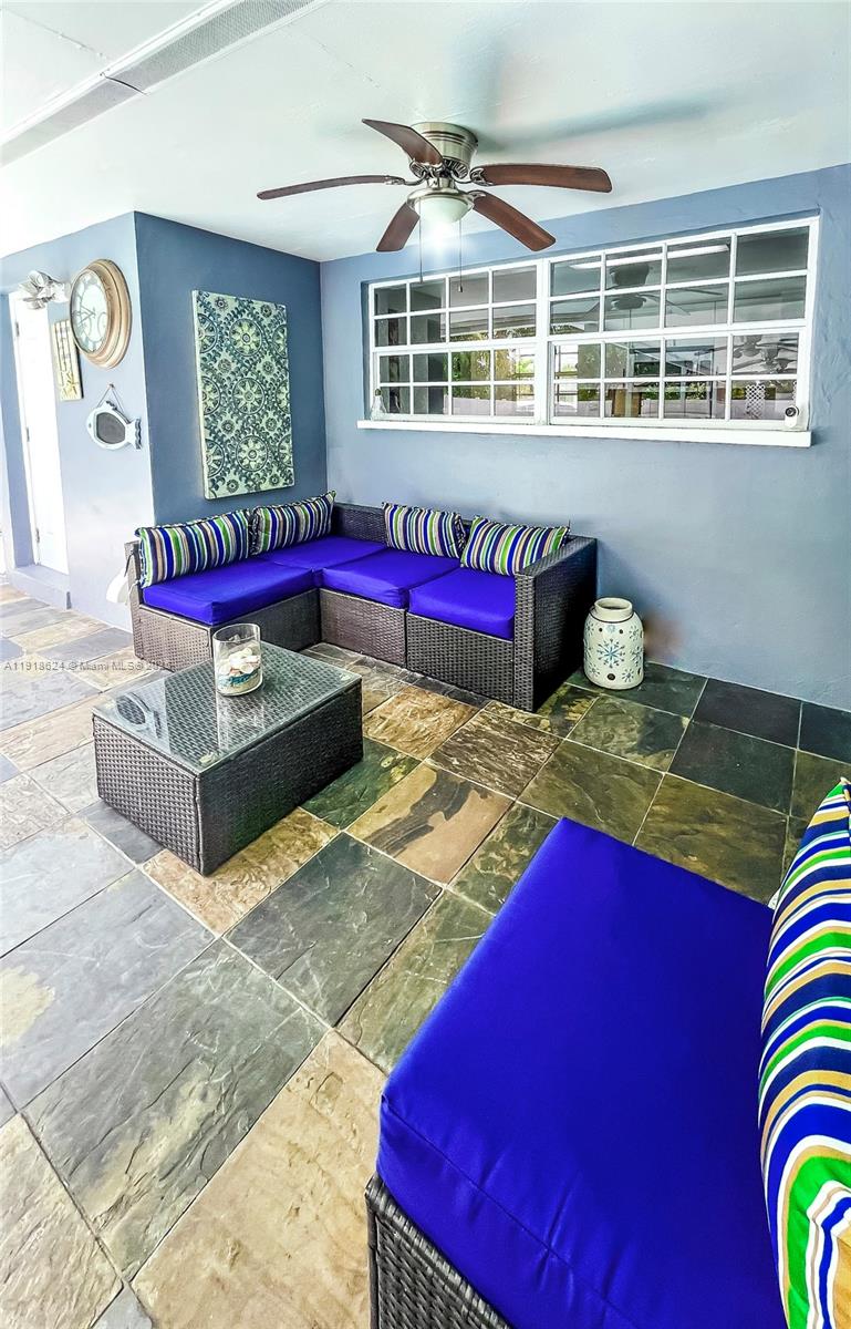 LAUDERDALE LAKES WEST GAT - Residential Lease