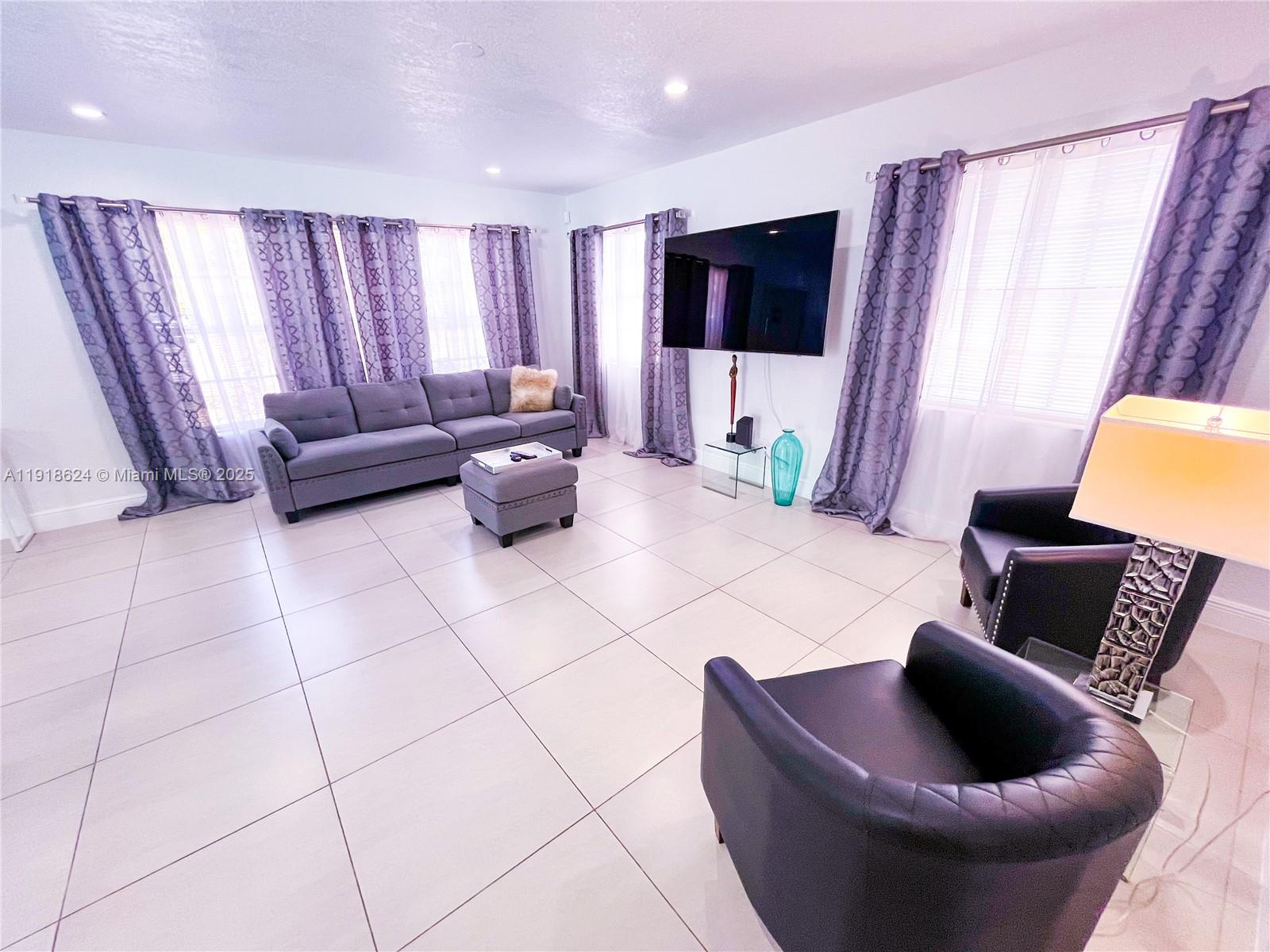 LAUDERDALE LAKES WEST GAT - Residential Lease