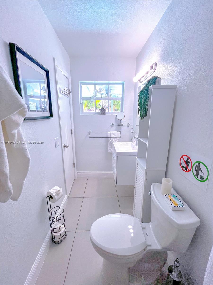 LAUDERDALE LAKES WEST GAT - Residential Lease