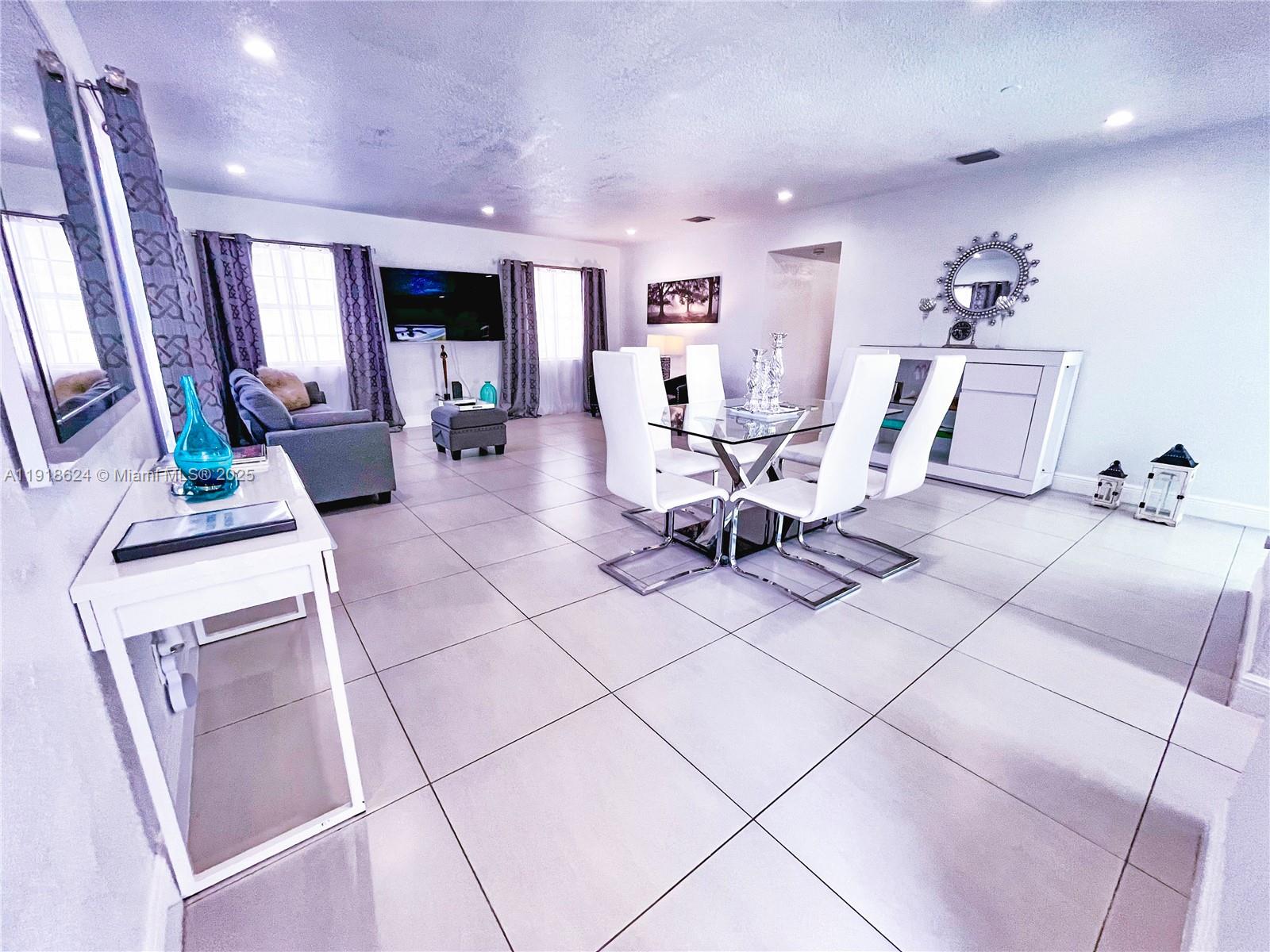 LAUDERDALE LAKES WEST GAT - Residential Lease