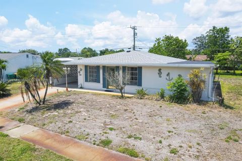 330 Lasayette Dr NE Port Charlotte FL 33952