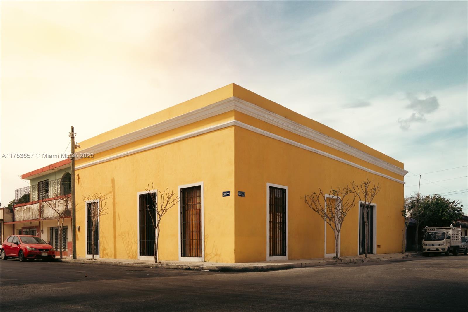 525 Calle 44 x 73A Col. Centro Merida, Yucatan, Mexico