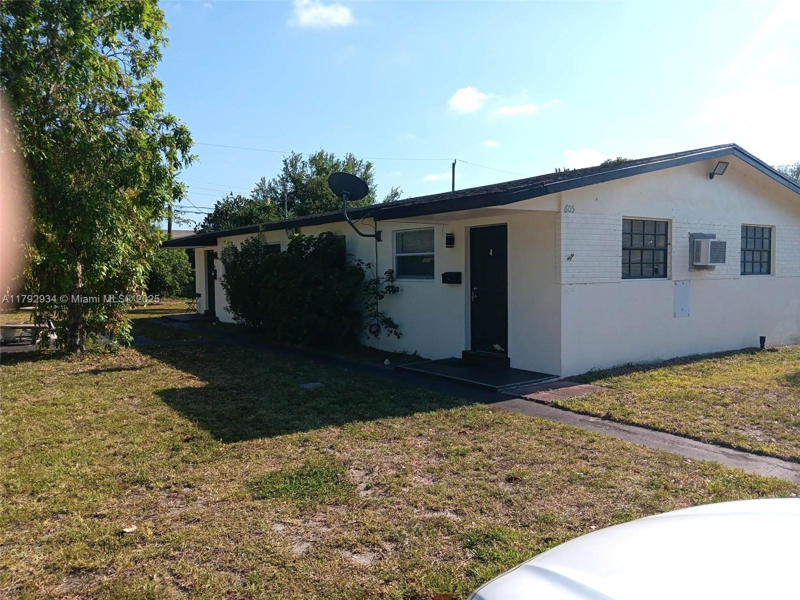 605 Nw 4th Ct 1, Hallandale Beach, Broward County, Florida - 2 Bedrooms  
1 Bathrooms - 