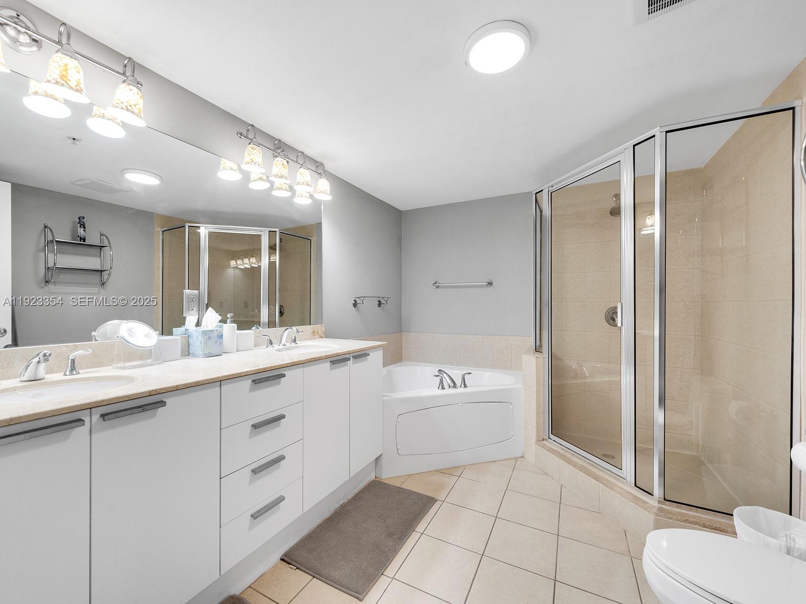 LA PERLA CONDO - Residential