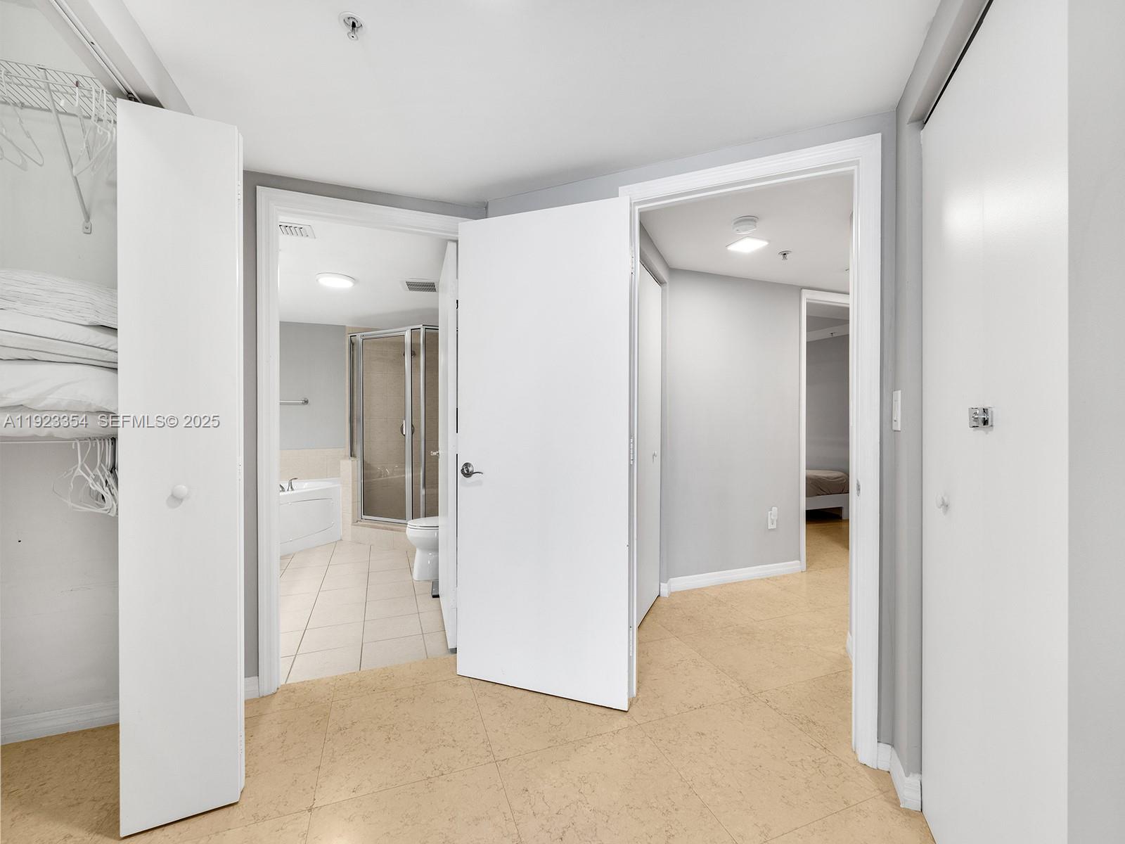 LA PERLA CONDO - Residential