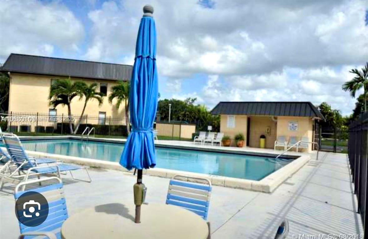 Nice 2/2 in the heart of Pembroke Pines overlooking the lake!
1st floor unit, beautiful community with large pool, BBQ area, Tennis courts, Lakeside walkways and Bicycle storage area.
Pets allowed. Walking areas, trees, parks in a residential area. Ideal for an investor or to be owner occupied. Close to Pembroke Pines Mall , restaurants, malls and schools. Quiet, Comfortable community next to Tanglewood Park. Priced to sell. Low HOA. Association has full reserves, 5 year old roof.