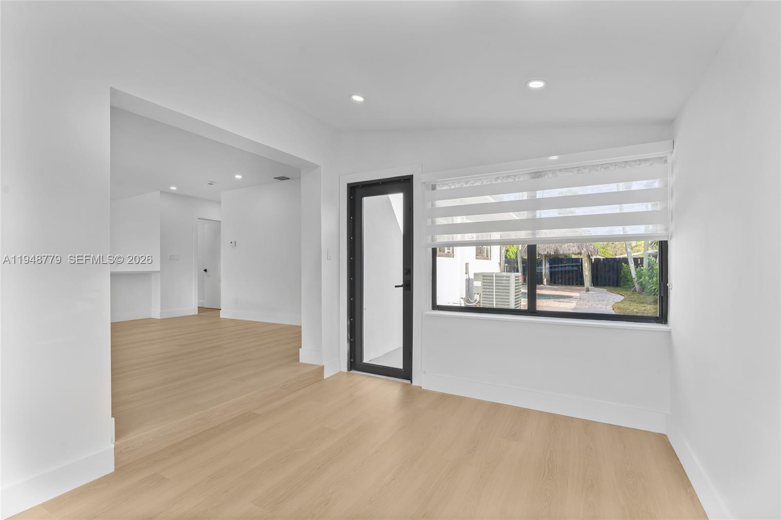 PINE TREE MANOR SEC 3 - Residential