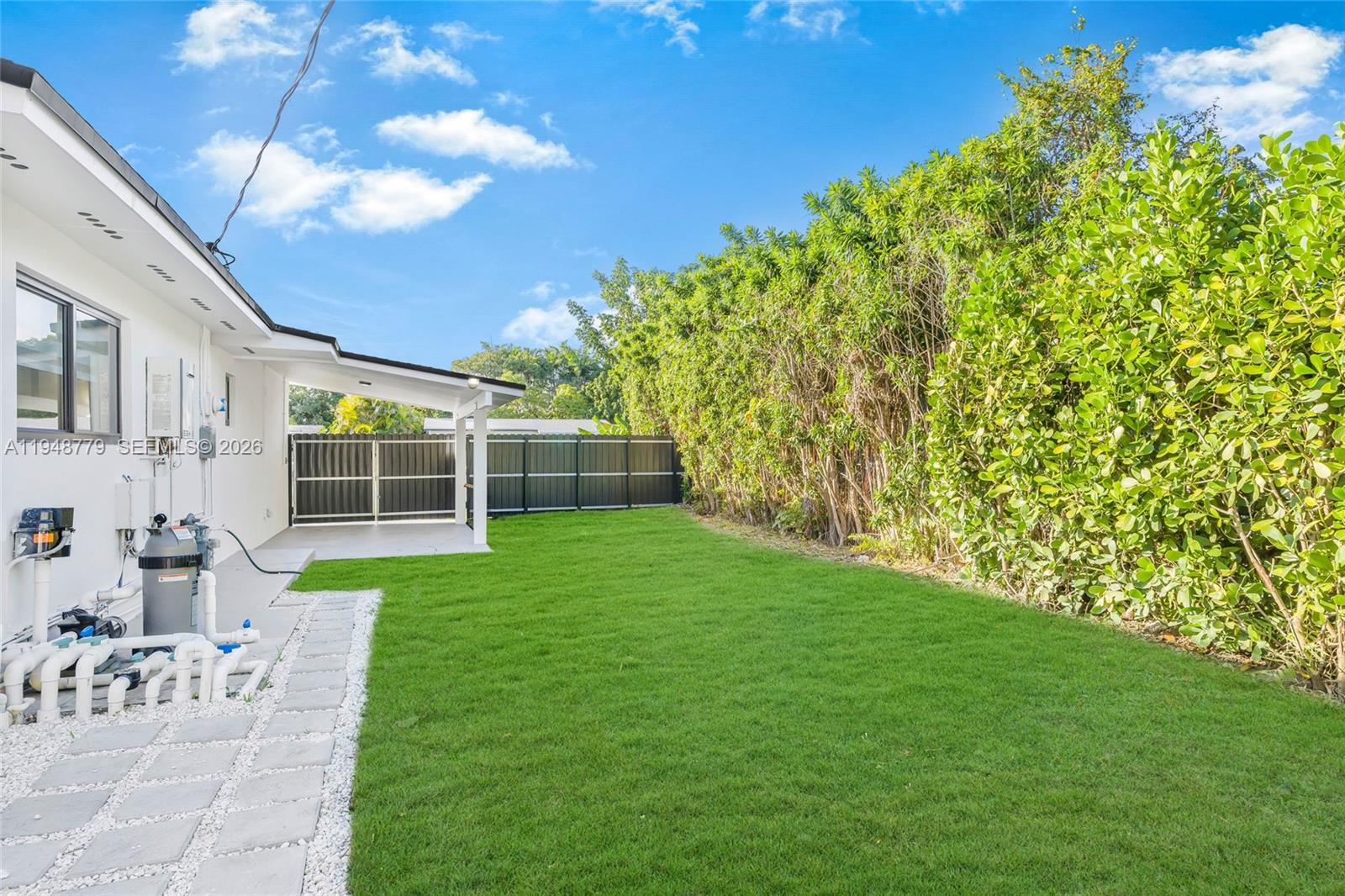 PINE TREE MANOR SEC 3 - Residential