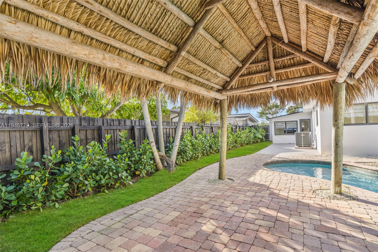 PINE TREE MANOR SEC 3 - Residential