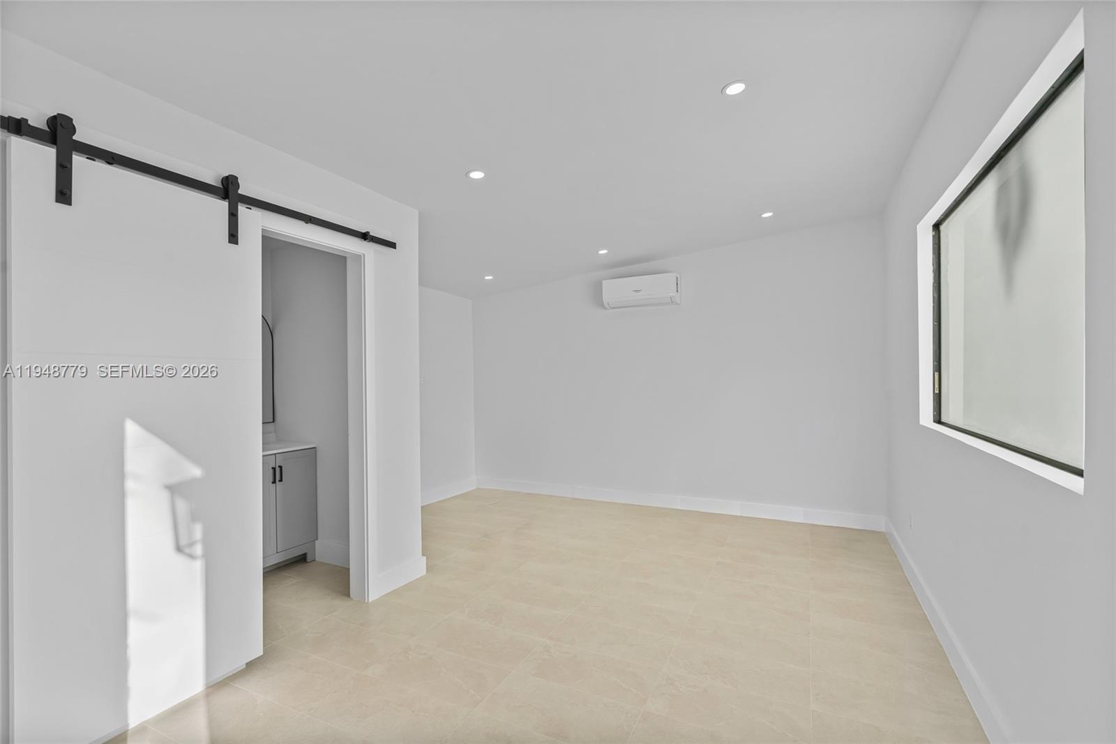 PINE TREE MANOR SEC 3 - Residential