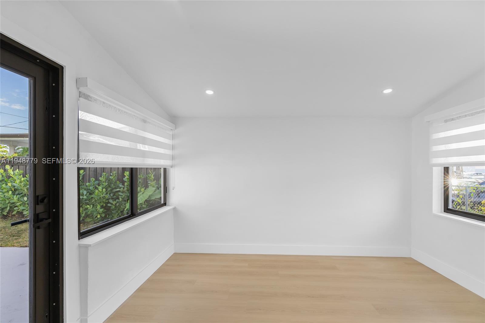 PINE TREE MANOR SEC 3 - Residential