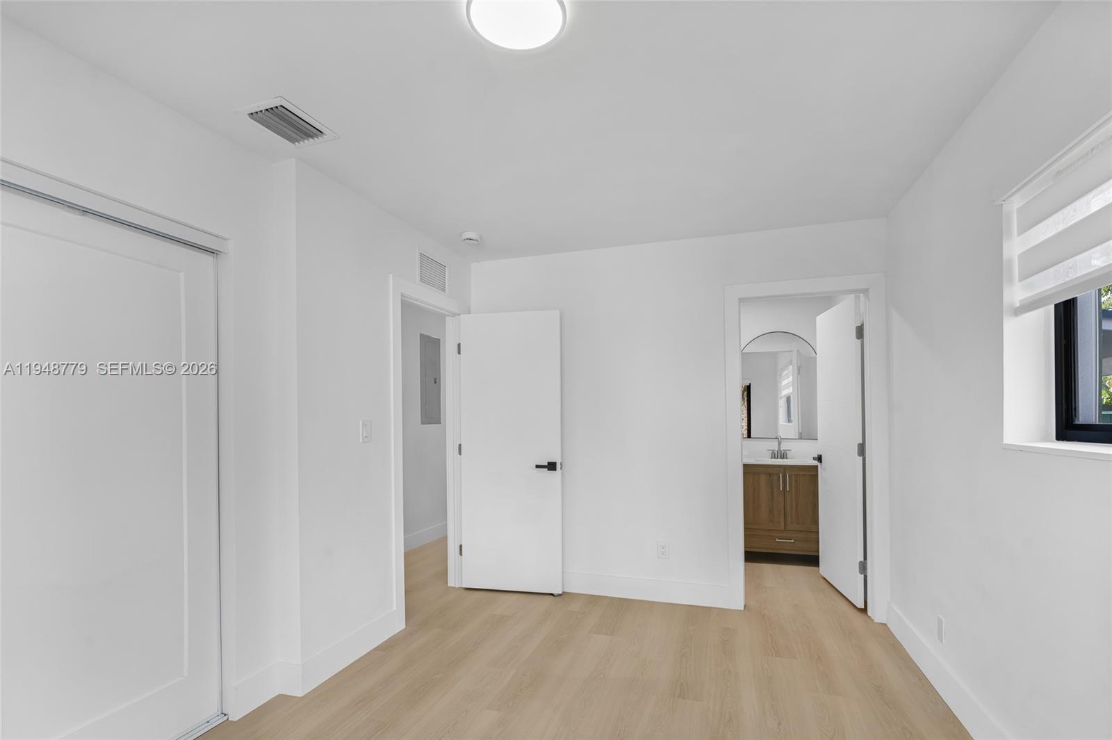 PINE TREE MANOR SEC 3 - Residential