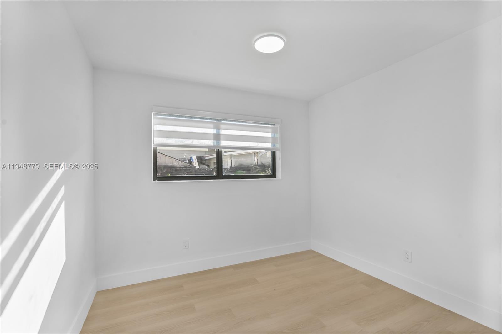 PINE TREE MANOR SEC 3 - Residential