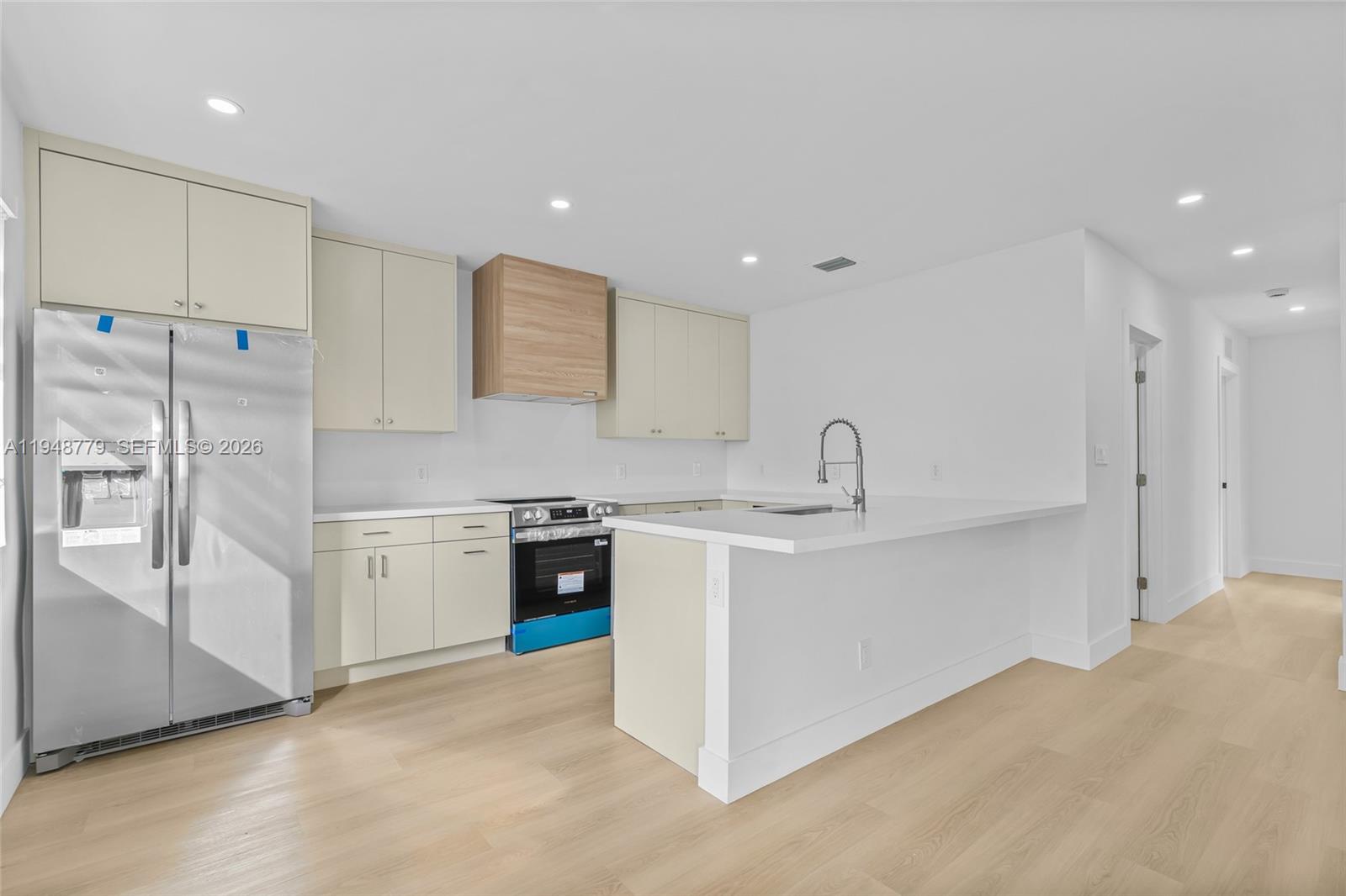 PINE TREE MANOR SEC 3 - Residential