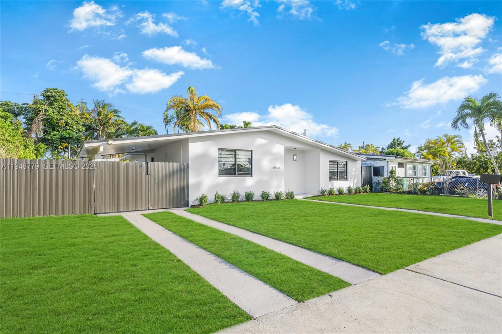 PINE TREE MANOR SEC 3 - Residential