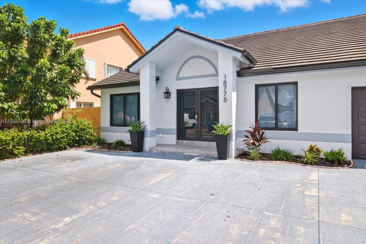 WEST ESPLANADE - Residential Lease