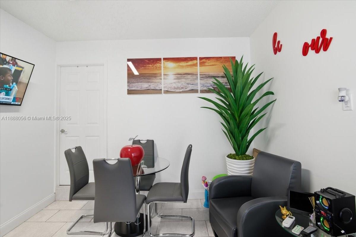 WEST ESPLANADE - Residential Lease
