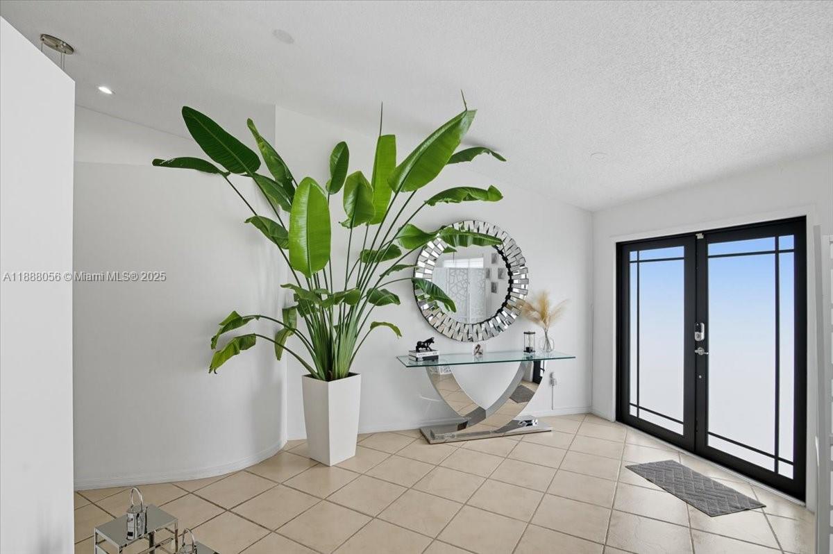 WEST ESPLANADE - Residential Lease