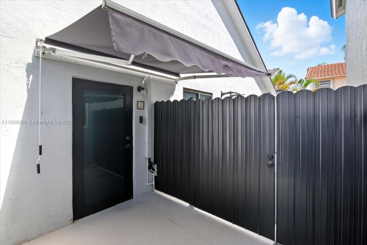 WEST ESPLANADE - Residential Lease