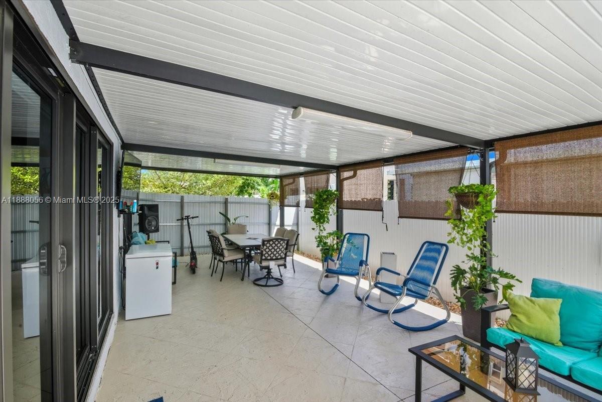 WEST ESPLANADE - Residential Lease