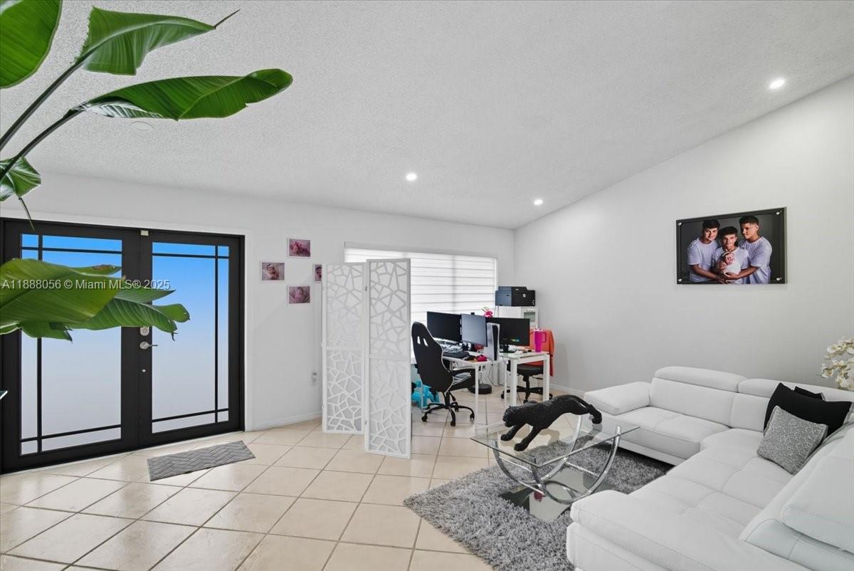 WEST ESPLANADE - Residential Lease