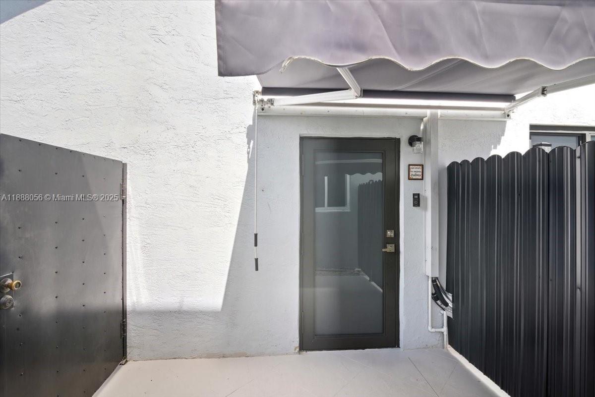 WEST ESPLANADE - Residential Lease