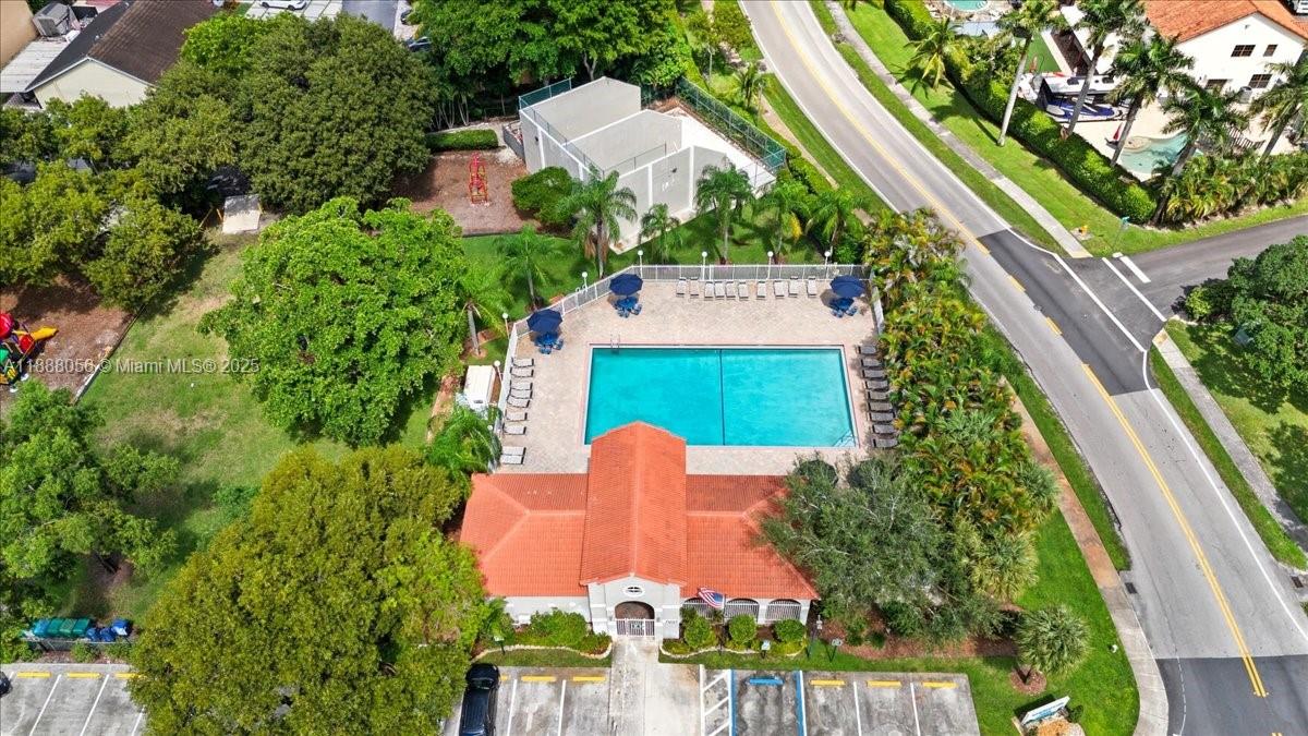 WEST ESPLANADE - Residential Lease