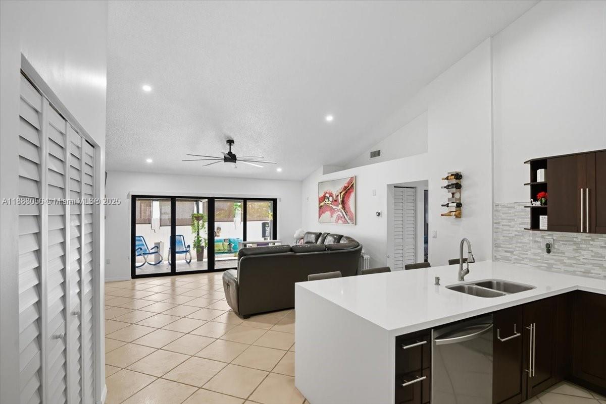 WEST ESPLANADE - Residential Lease
