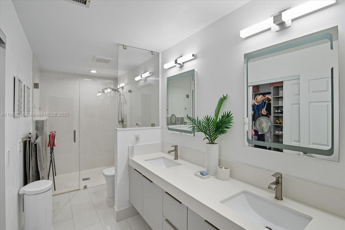 WEST ESPLANADE - Residential Lease