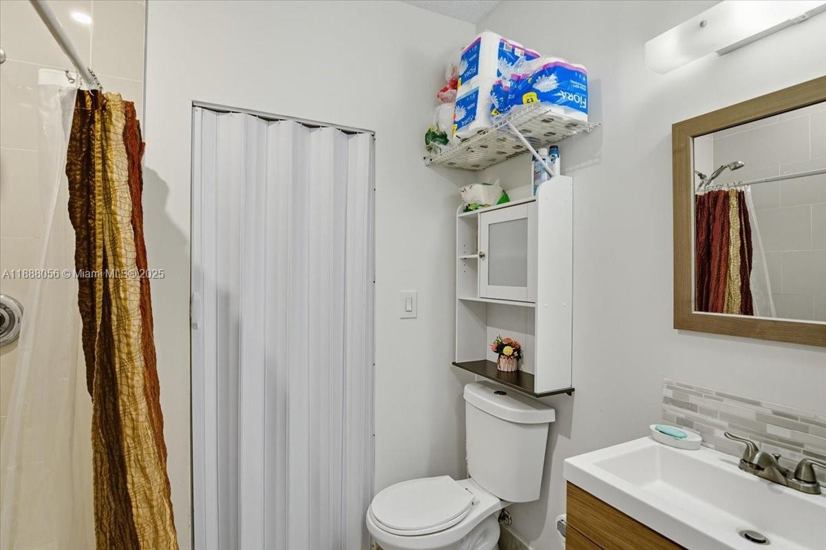 WEST ESPLANADE - Residential Lease