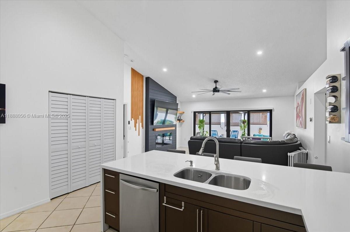 WEST ESPLANADE - Residential Lease