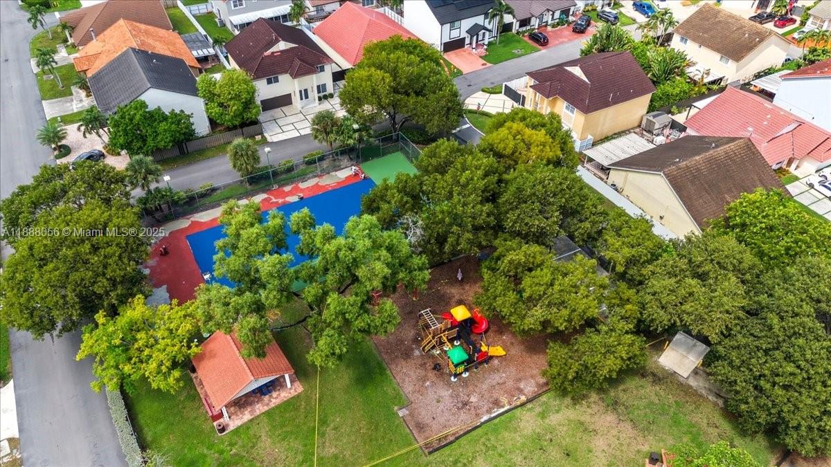 WEST ESPLANADE - Residential Lease