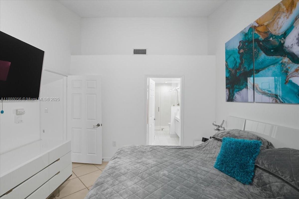 WEST ESPLANADE - Residential Lease