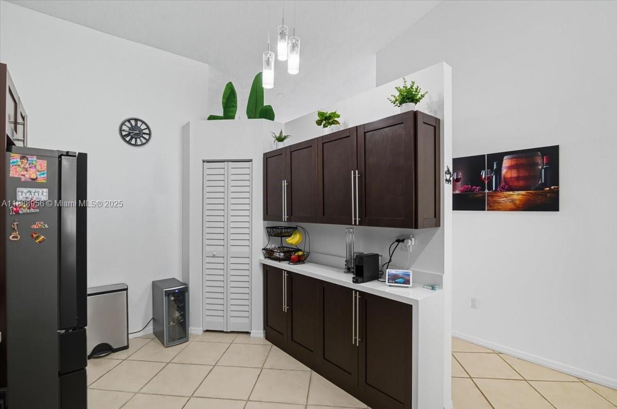 WEST ESPLANADE - Residential Lease
