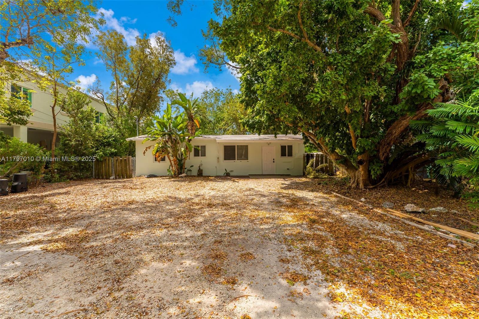 7 Coral Dr