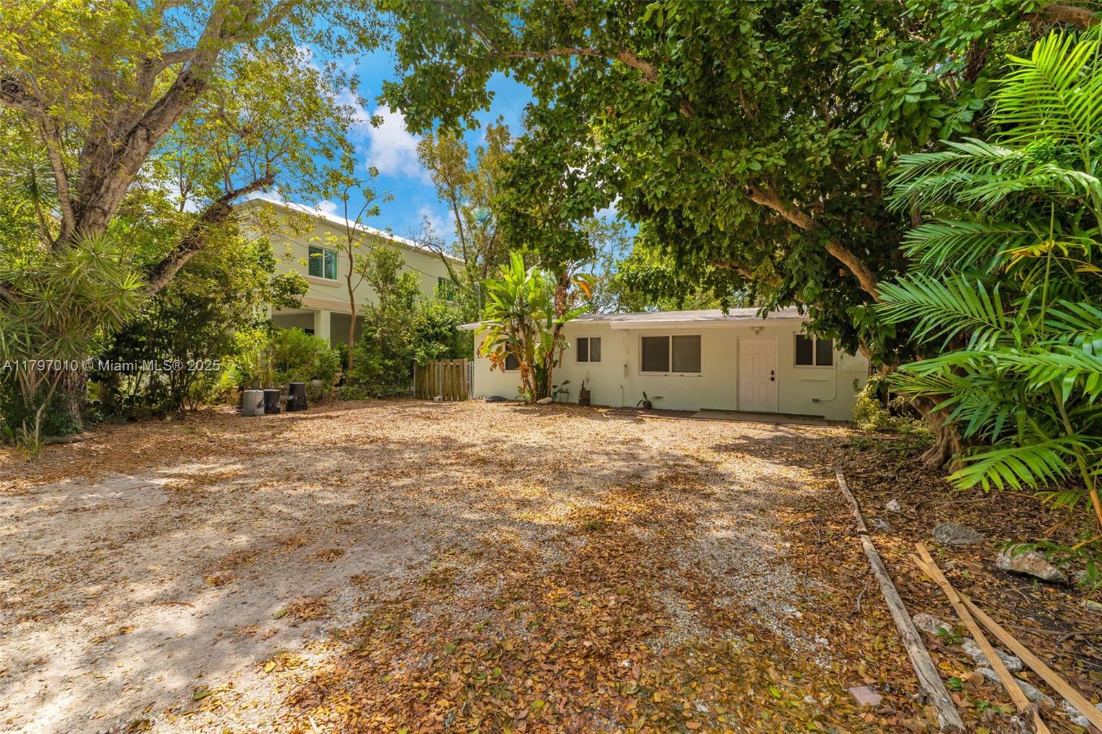 7 Coral Dr