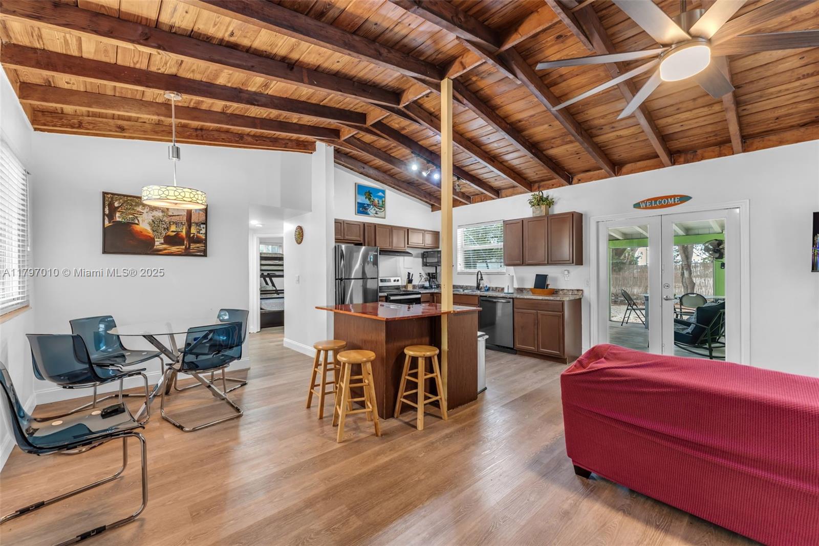 7 Coral Dr