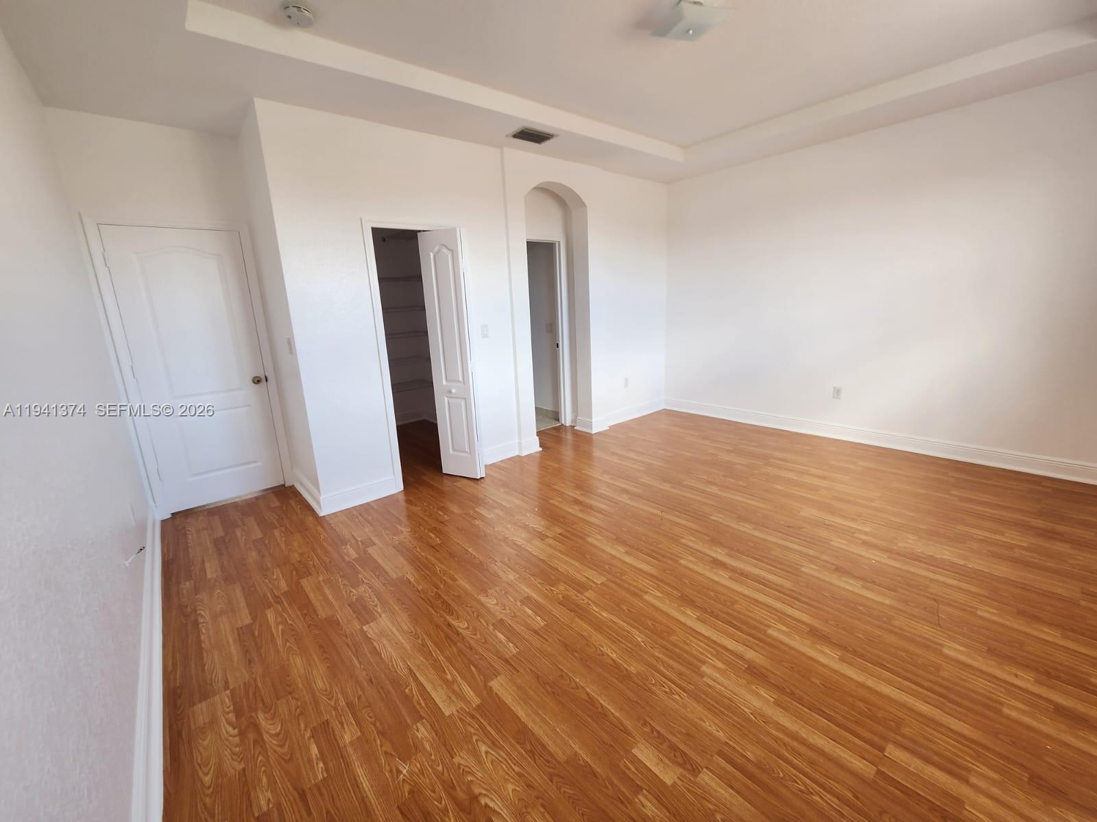 PARK LAKES SEC 3 - Residential Lease