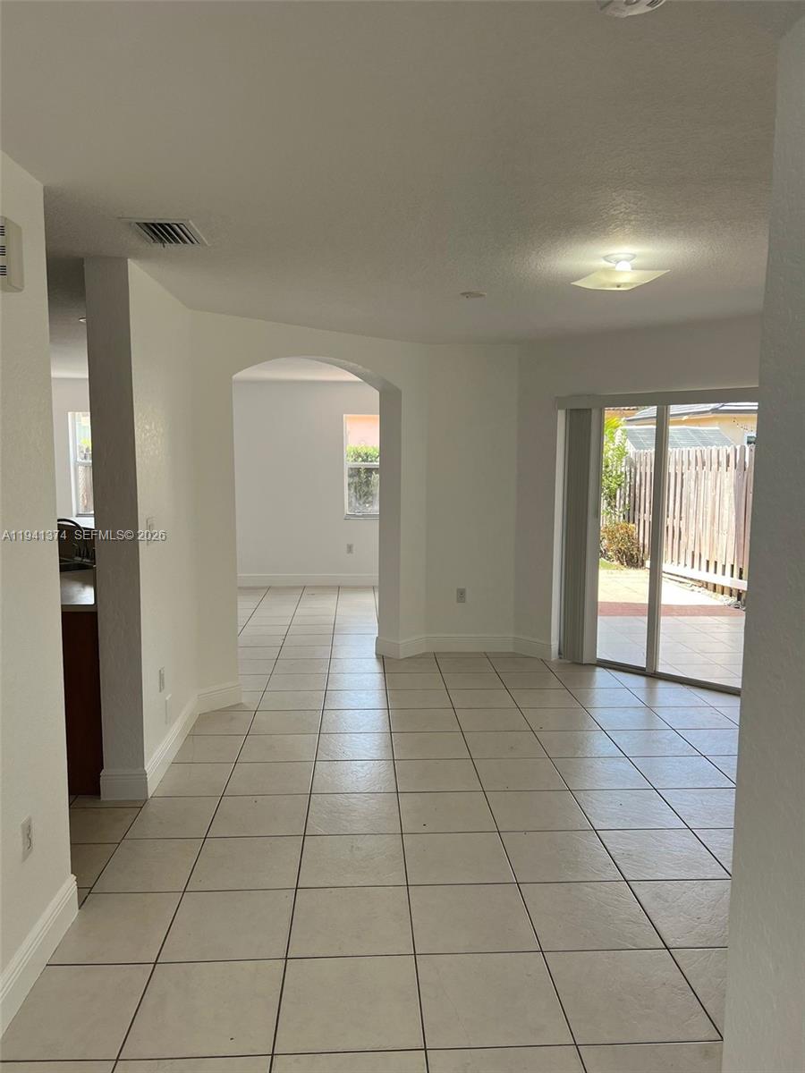 PARK LAKES SEC 3 - Residential Lease