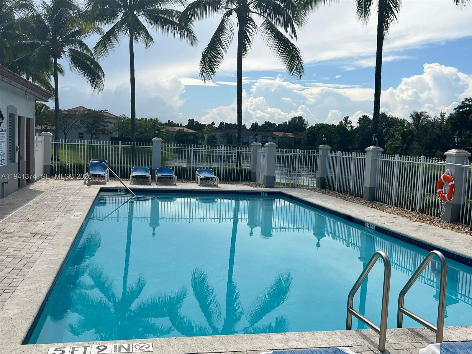 PARK LAKES SEC 3 - Residential Lease