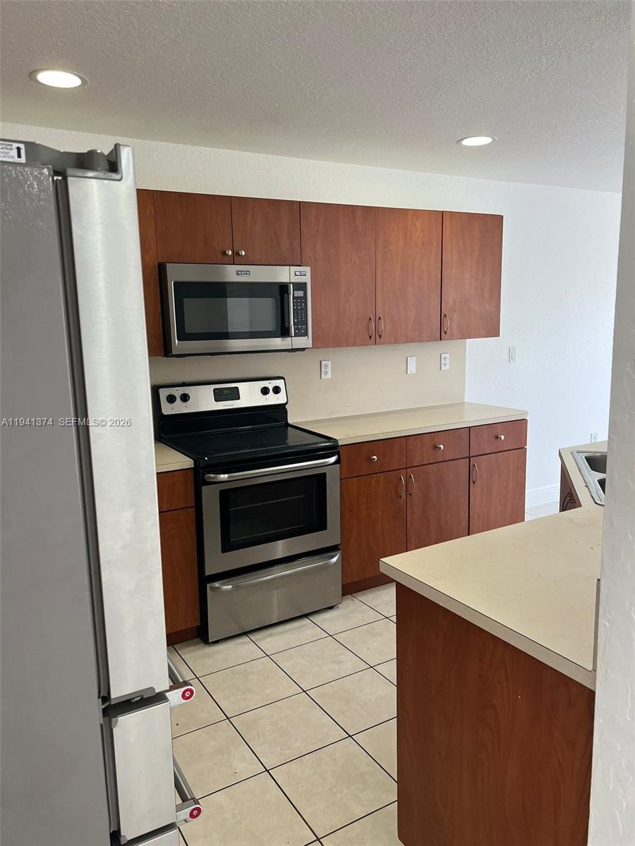 PARK LAKES SEC 3 - Residential Lease