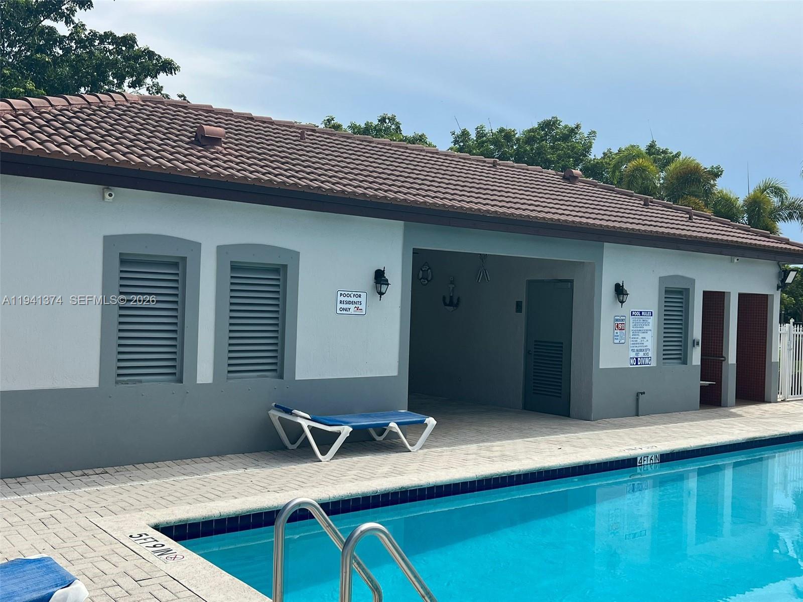 PARK LAKES SEC 3 - Residential Lease