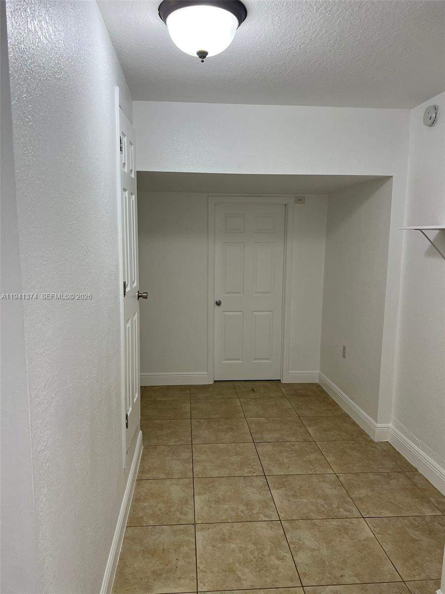 PARK LAKES SEC 3 - Residential Lease